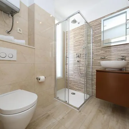 Anastazija Apartment *
