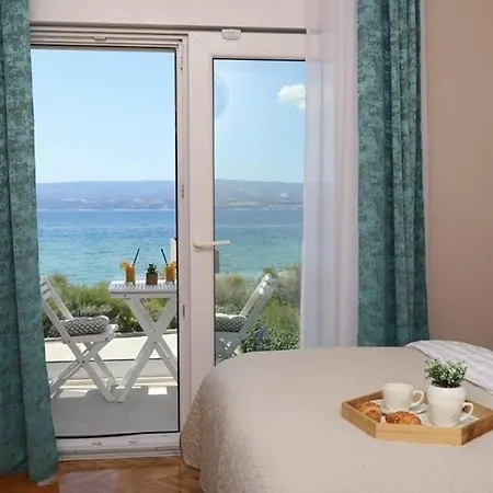 Anastazija * Omis